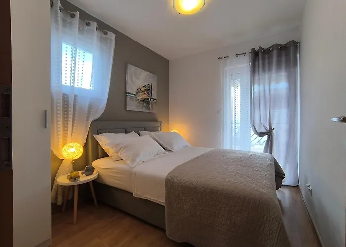 Villa Seaview With Pool - Apartment Yellow