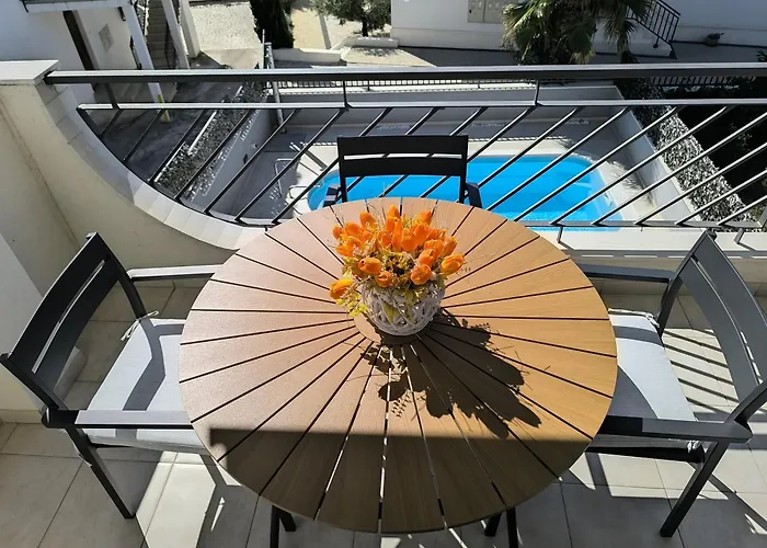 Villa Seaview With Pool - Apartment Yellow