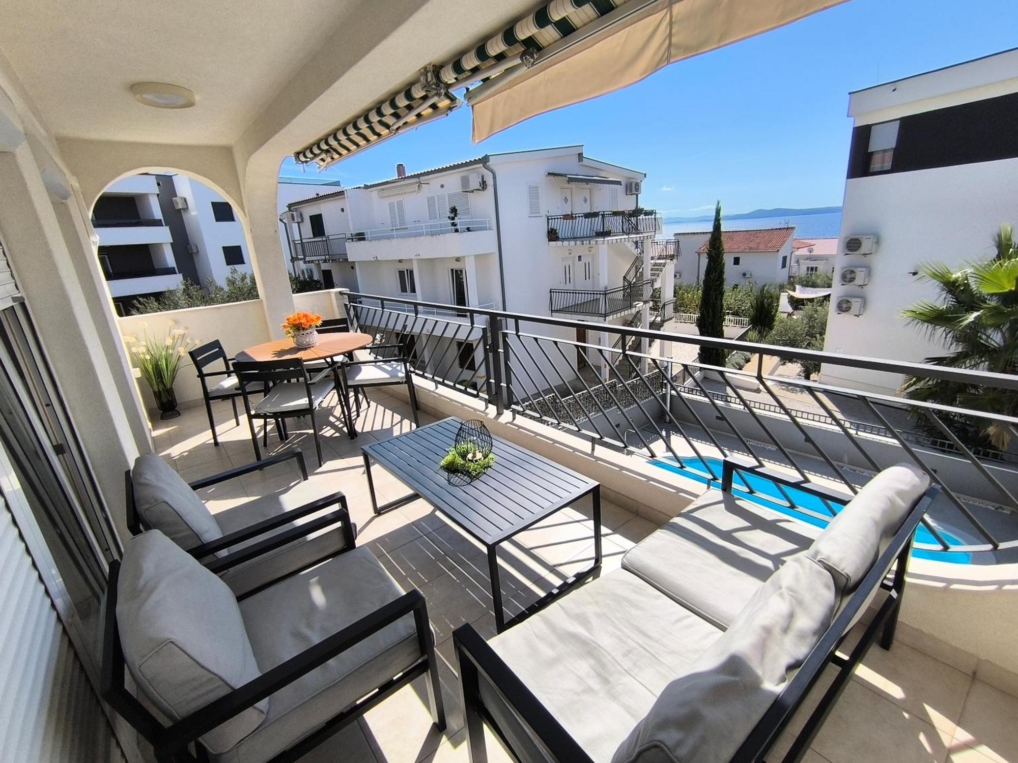 Seaview With Pool - Yellow Trogir