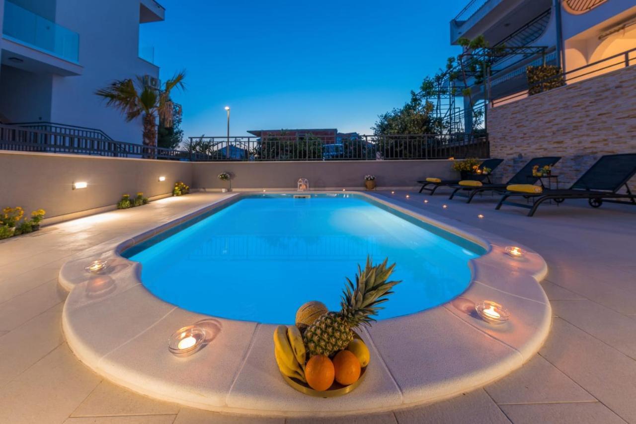 Seaview With Pool - Yellow Apartmán Trogir