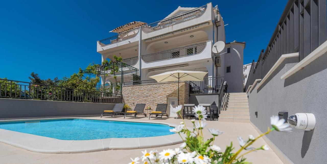 Seaview With Pool - Yellow Apartmán