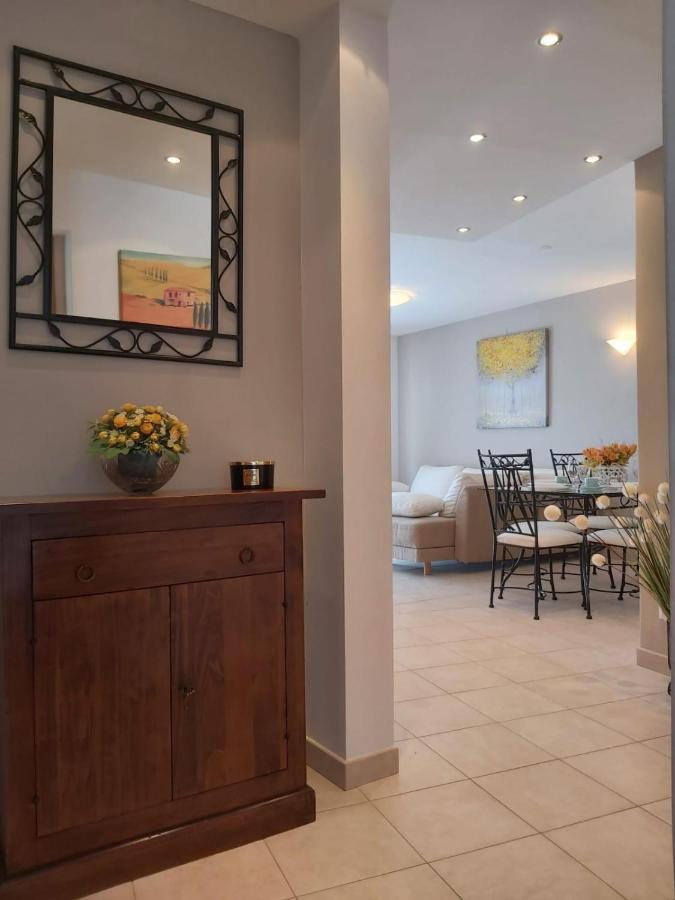 Seaview With Pool - Yellow Apartament Trogir