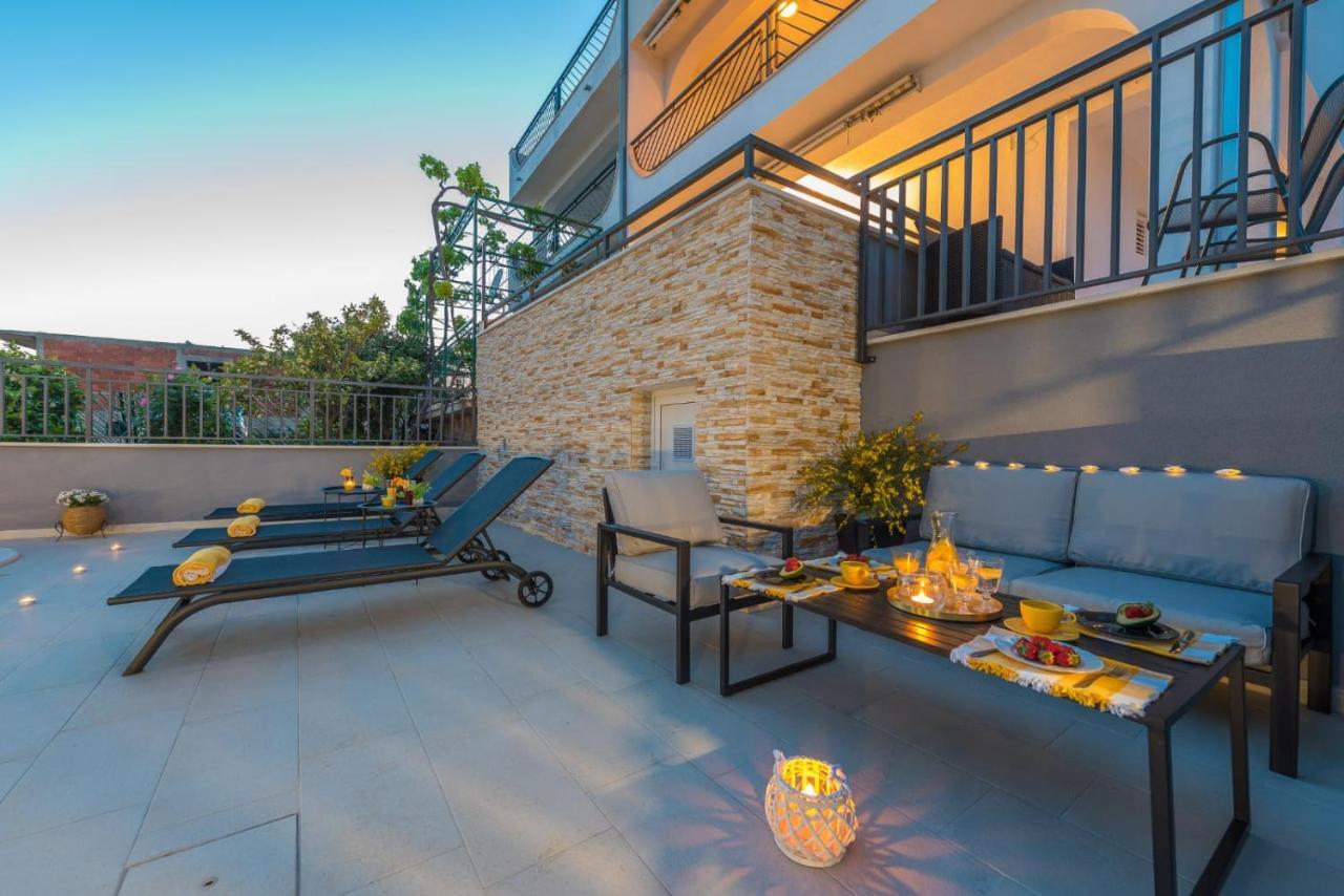 Seaview With Pool - Yellow Apartament